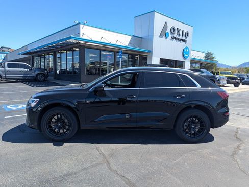 Used 2024 Audi Q8 e-tron Premium Plus AWD/4WD image 7