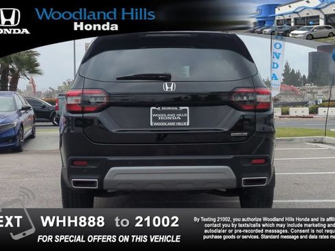 Used 2025 Honda Pilot Touring image 6