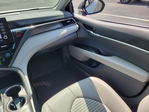 Used 2023 Toyota Camry SE image 18