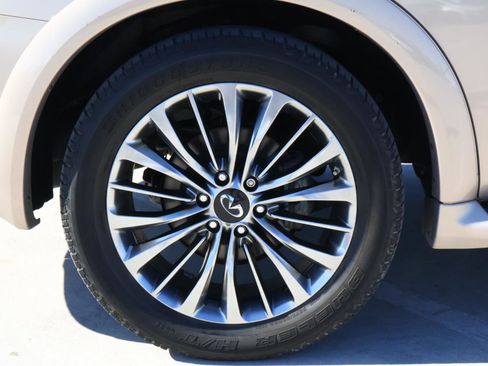 Used 2019 INFINITI QX80 Luxe w/ 22" Wheel Package image 9
