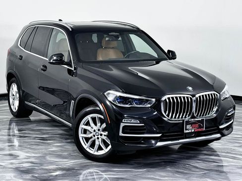 Used 2019 BMW X5 xDrive50i w/ Executive Package AWD/4WD image 3