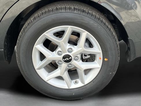 New 2025 Kia Soul LX image 11