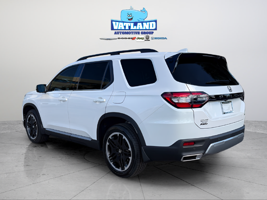 New 2026 Honda Pilot Touring image 3