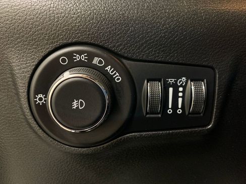Used 2025 Jeep Compass Limited AWD/4WD image 14