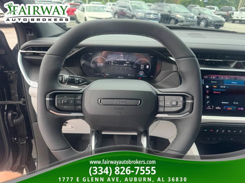 Used 2026 Jeep Cherokee Overland w/ Trailer Tow Group AWD/4WD image 18