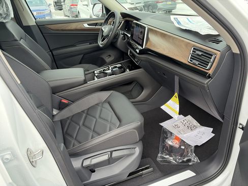 New 2026 Volkswagen Atlas SE image 22