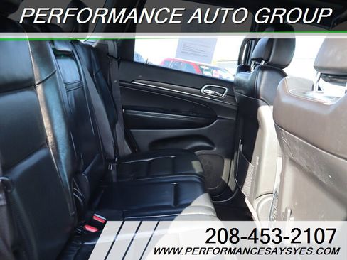 Used 2019 Jeep Grand Cherokee Limited w/ Luxury Group II image 3