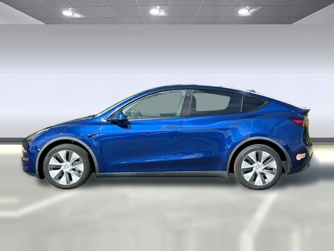 Used 2020 Tesla Model Y Long Range image 2