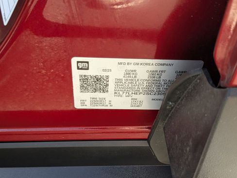 Used 2025 Chevrolet Trax LT w/ LT Convenience Package image 26