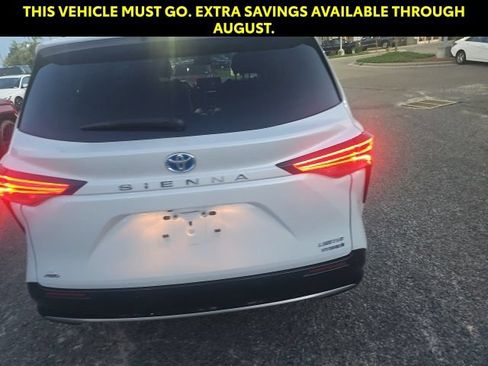 Used 2023 Toyota Sienna Limited AWD/4WD image 12
