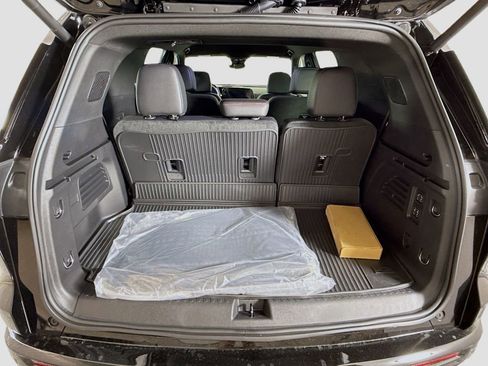 New 2026 Chevrolet Traverse RS w/ LPO, Floor Liner Package image 25