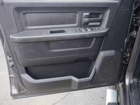 Used 2016 RAM 2500 Tradesman w/ Chrome Appearance Group image 12