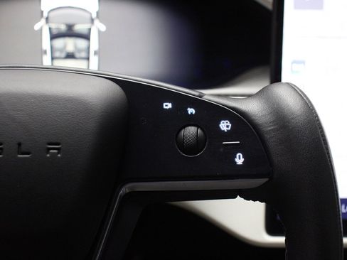 Used 2022 Tesla Model S Plaid image 24