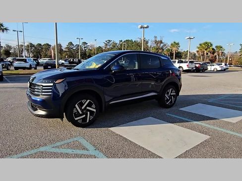 Used 2025 Nissan Kicks SV image 24