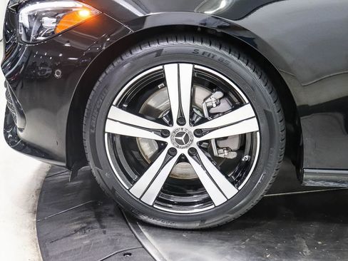 Used 2025 Mercedes-Benz C 300 4MATIC Sedan image 9