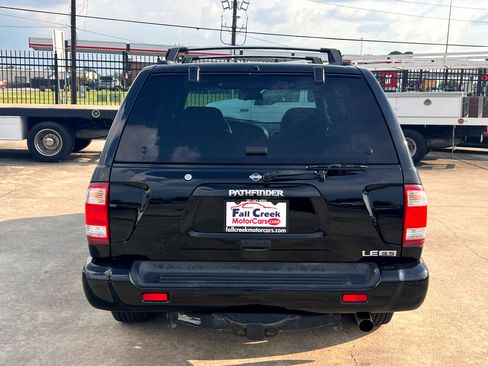 Used 2001 Nissan Pathfinder LE image 5