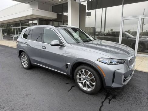 Used 2026 BMW X5 xDrive50e AWD/4WD image 1