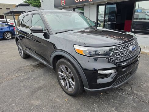Used 2022 Ford Explorer XLT w/ Equipment Group 202A AWD/4WD image 24