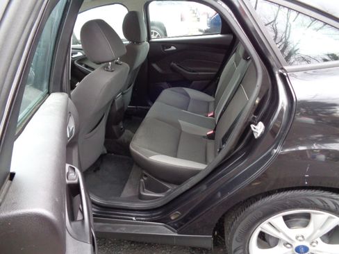 Used 2014 Ford Focus SE w/ SE Winter Package image 14
