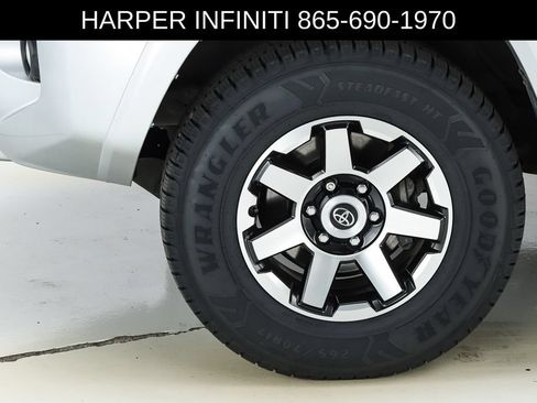 Used 2019 Toyota 4Runner TRD Off-Road AWD/4WD image 5