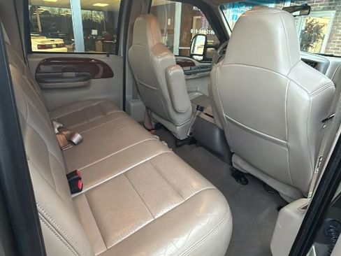 Used 2002 Ford F350 Lariat image 25