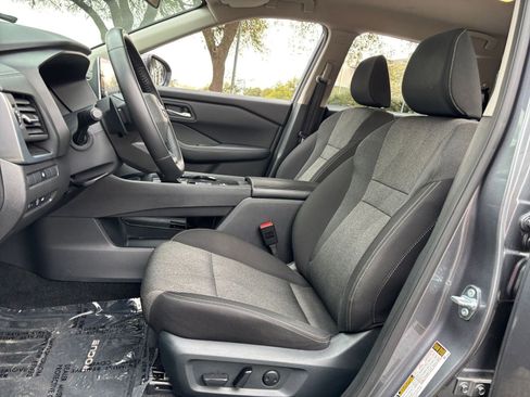 Used 2025 Nissan Rogue SV image 23