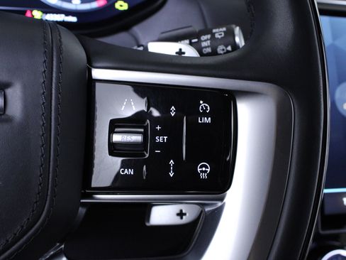 Used 2023 Land Rover Range Rover Long Wheelbase SE image 25