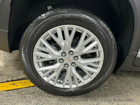 Used 2025 GMC Acadia Elevation w/ Elevation Premium Package image 12