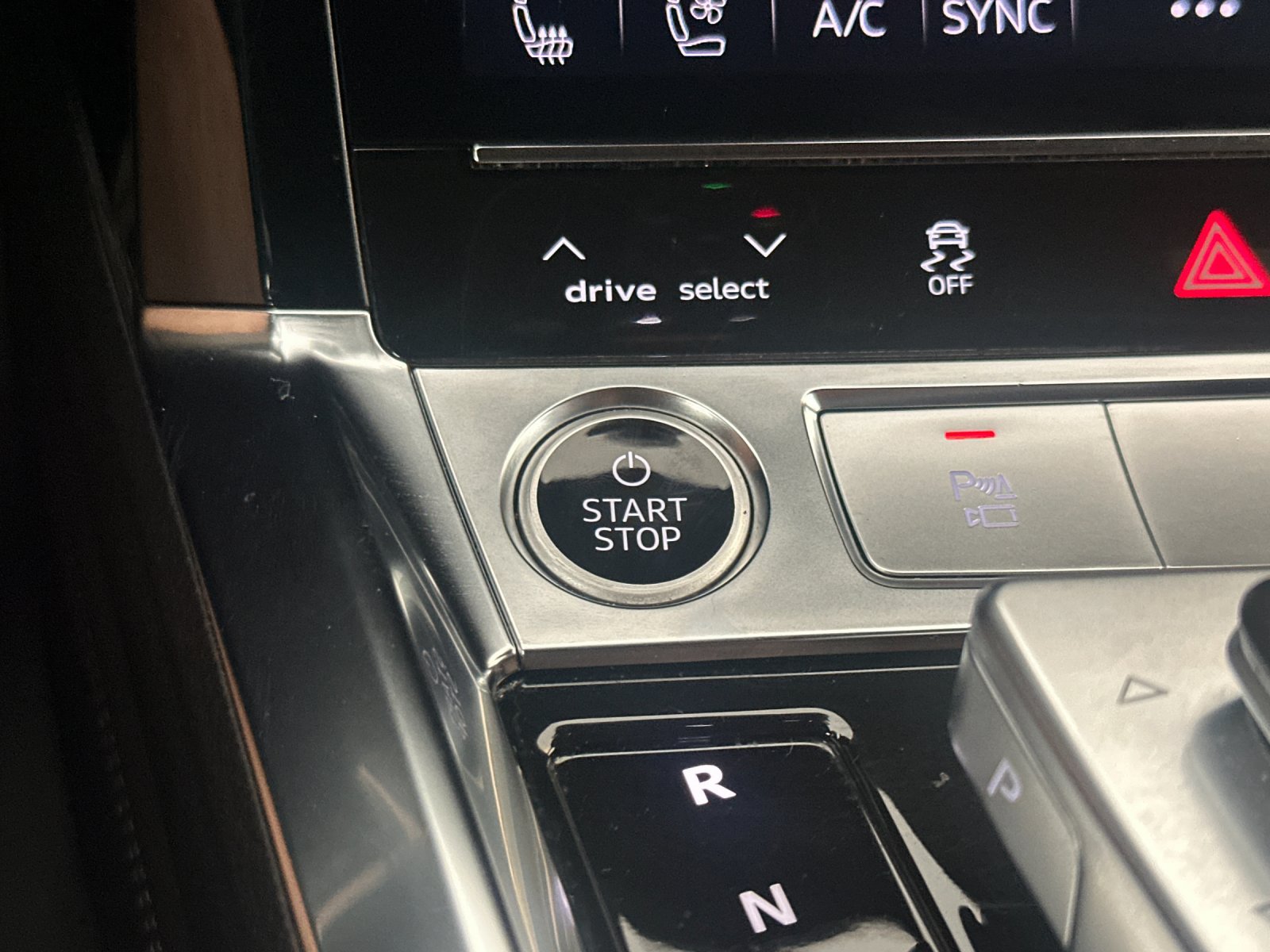 Used 2024 Audi Q8 e-tron Premium Plus w/ Premium Plus Package AWD/4WD image 21