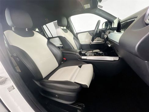 Certified 2023 Mercedes-Benz GLB 250 4MATIC image 24