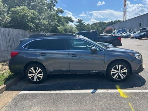 Used 2019 Subaru Outback 2.5i Limited w/ Popular Package #2 AWD/4WD image 2
