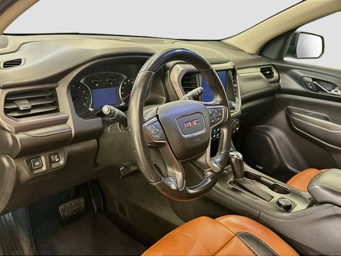 Used 2017 GMC Acadia SLT AWD/4WD image 18