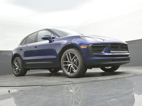 New 2026 Porsche Macan AWD/4WD image 40