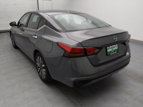 Used 2024 Nissan Altima 2.5 SV image 5