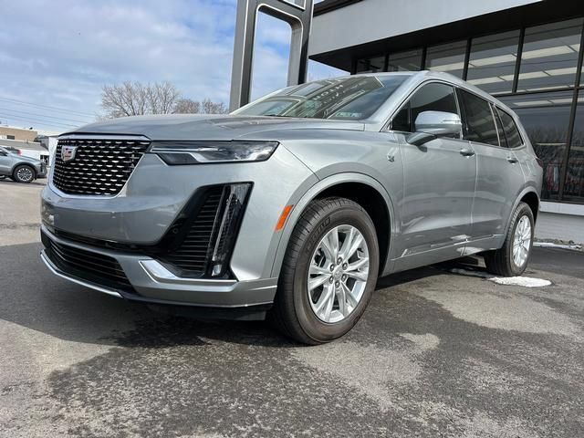 New 2025 Cadillac XT6 Luxury w/ LPO, Floor Liner Package AWD/4WD image 7