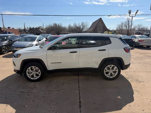 Used 2024 Jeep Compass Sport image 4