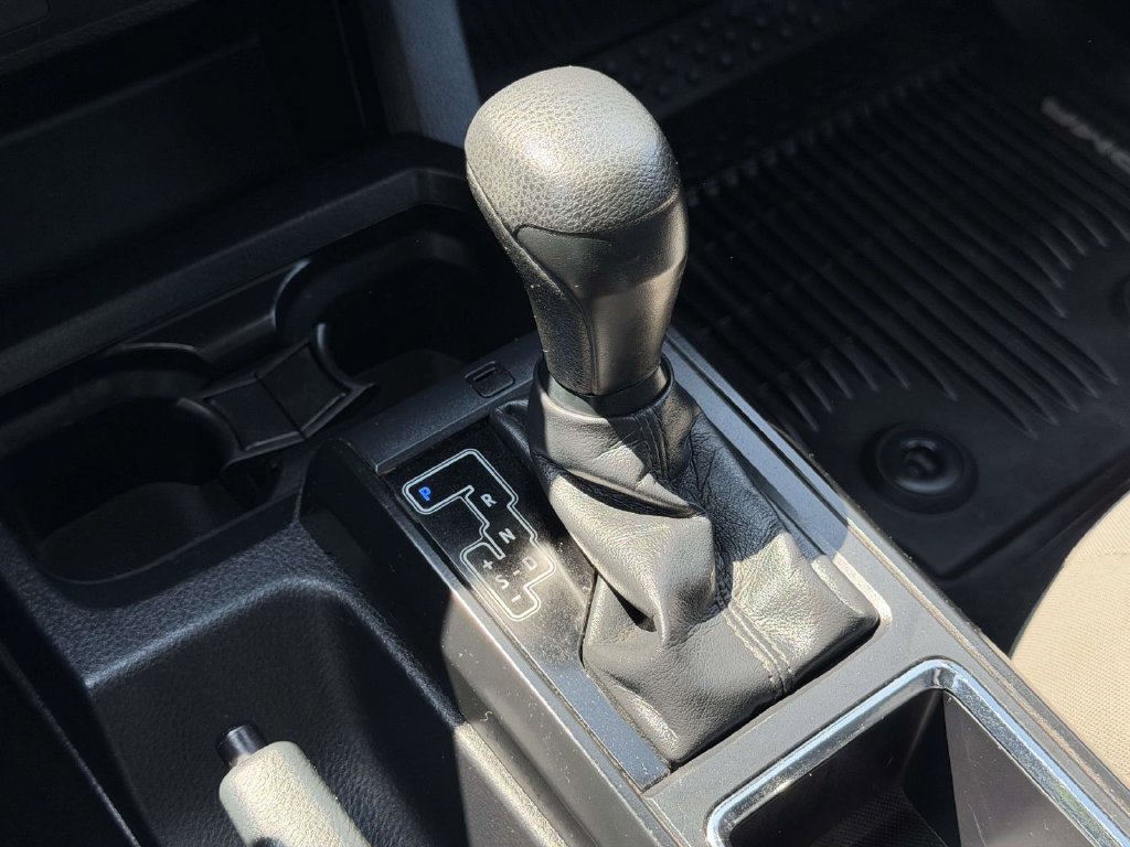 Used 2018 Toyota Tacoma SR AWD/4WD image 6