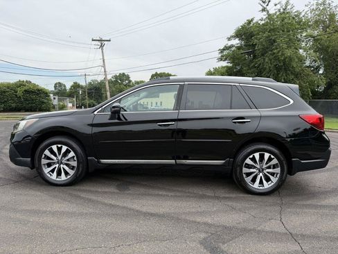 Used 2018 Subaru Outback 3.6R Touring AWD/4WD image 4