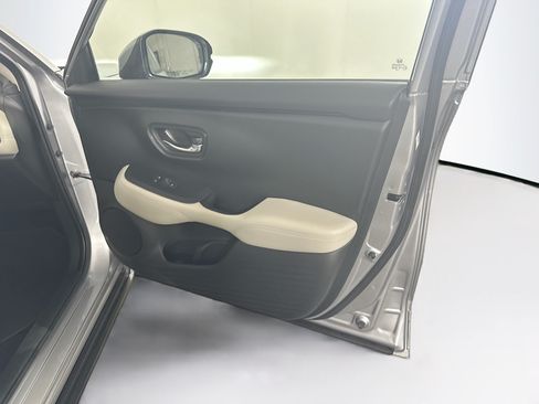 Used 2023 Honda HR-V LX image 29