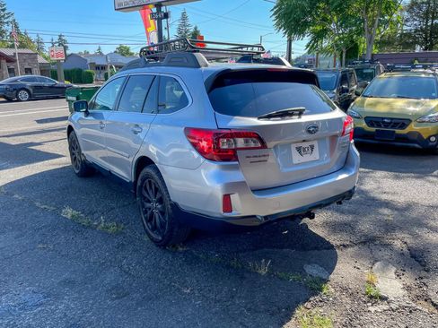 Used 2016 Subaru Outback 3.6R Limited AWD/4WD image 2