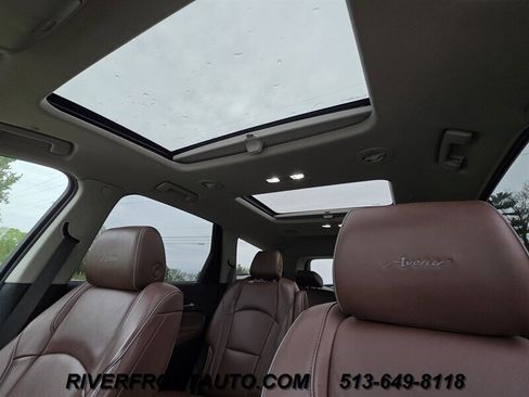Used 2018 Buick Enclave Avenir w/ Avenir Technology Package AWD/4WD image 19