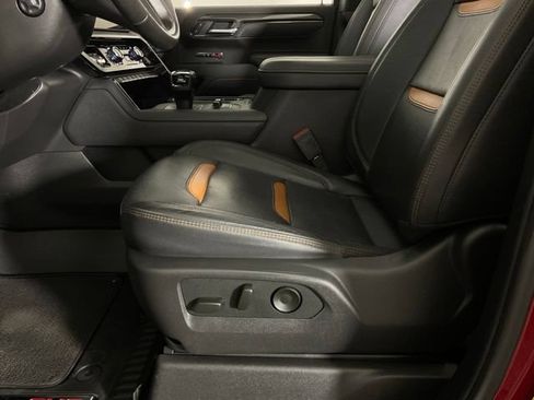 Used 2025 GMC Sierra 1500 AT4 w/ AT4 Premium Package AWD/4WD image 33