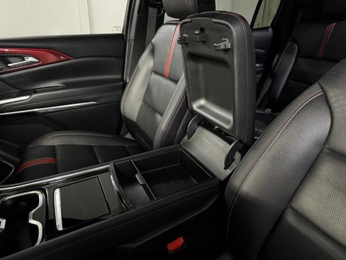Used 2024 Chevrolet Traverse RS w/ LPO, Floor Liner Package AWD/4WD image 21