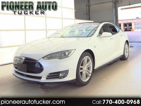 Used 2015 Tesla Model S RWD image 1