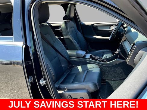 Used 2024 Volvo XC40 B5 Plus AWD/4WD image 37