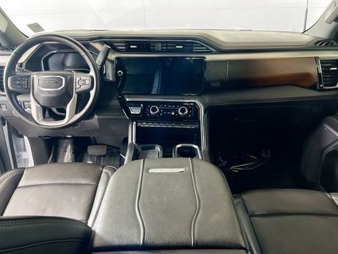 Used 2025 GMC Sierra 3500 Denali image 7