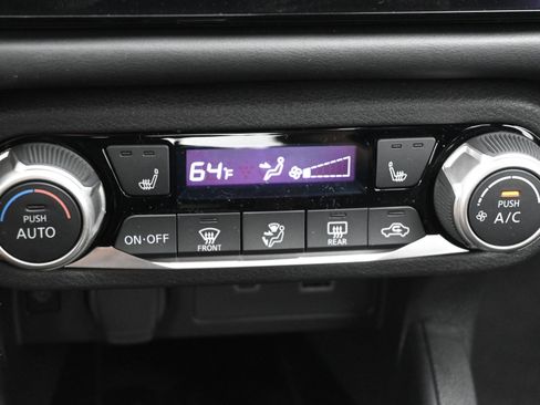 Certified 2025 Nissan Versa SR w/ Trunk Package FWD image 17