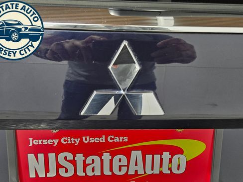 Used 2016 Mitsubishi Outlander SEL AWD/4WD image 32