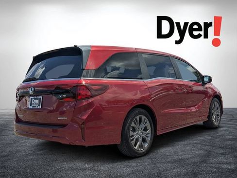 Used 2025 Honda Odyssey Touring image 5