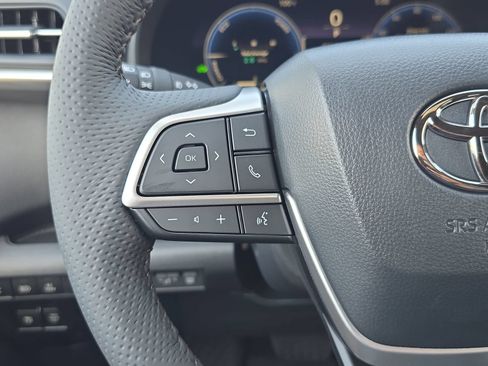 New 2026 Toyota Sienna Limited AWD/4WD image 13